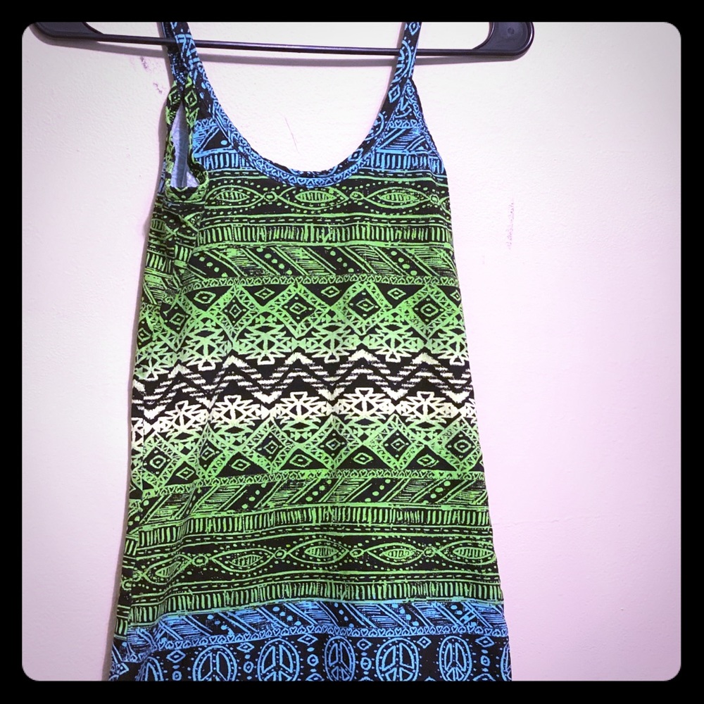 Peace sign pattern tank